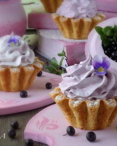 Корзиночки с черничным кердом и безе