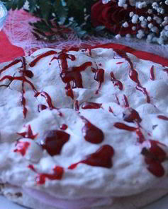 Ореховый торт-безе с малиновым кремом