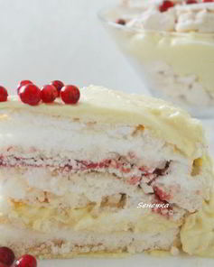 Торт-безе с брусничным курдом