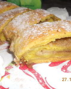 Творожный рулет с халвой