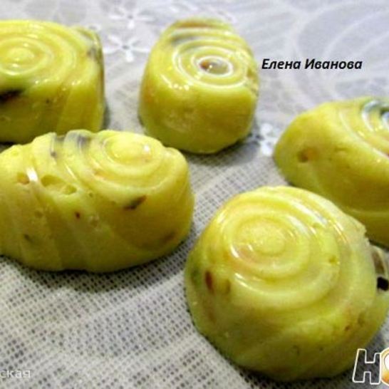 Рецепт конфет из белого шоколада с фисташками и лимоном