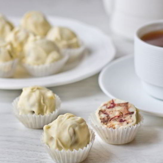 Рецепт ореховых конфет в белом шоколаде