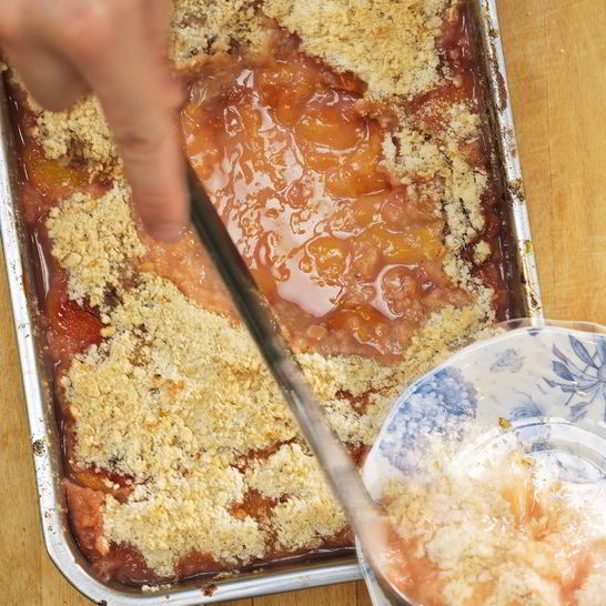 Рецепт крамбла из сливы