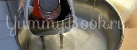 белковый заварной масляный крем. Шаг 3