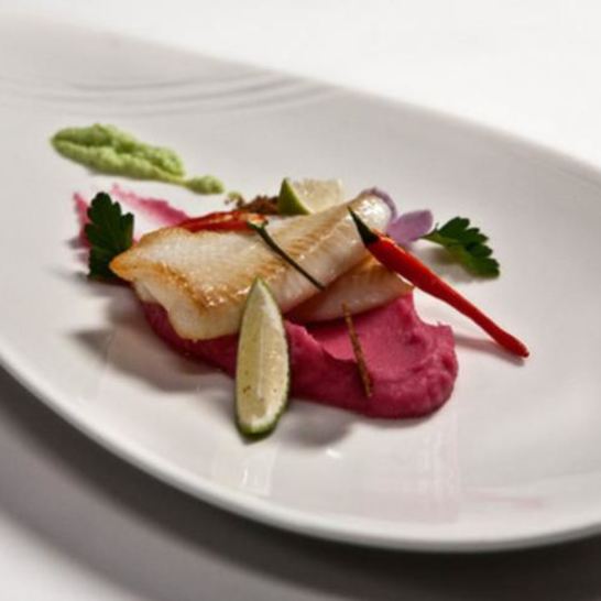 Рецепт филе камбалы со сливочным кремом и красным картофельным пюре