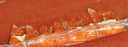 рулетики из семги с крем-сыром. Шаг 5