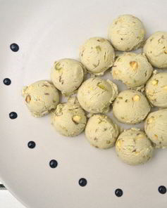 Семифреддо с фисташками и бальзамическим кремом