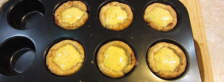 слоеные корзиночки с кремом и карамелью. Шаг 11