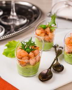 Веррины с кремом из горошка и острыми креветками