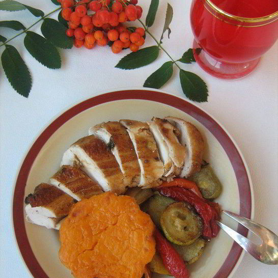 Рецепт запеченной курицы с травами, тыквенным крем-брюле и овощами осенняя рапсодия