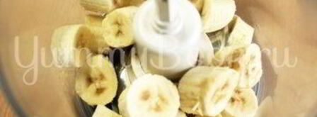 банановое мороженое с шоколадом и клубникой. Шаг 3