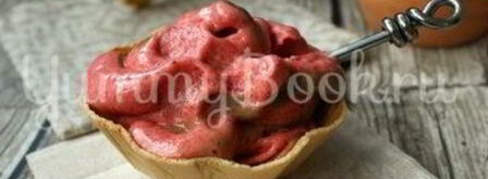 банановое мороженое с шоколадом и клубникой. Шаг 9