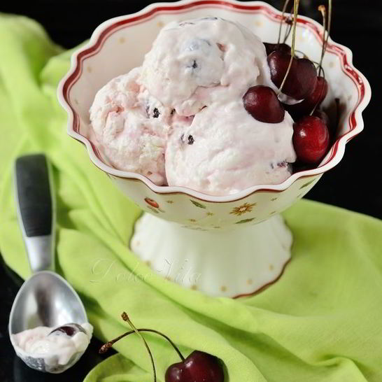 Рецепт мороженого с йогуртом и черешней
