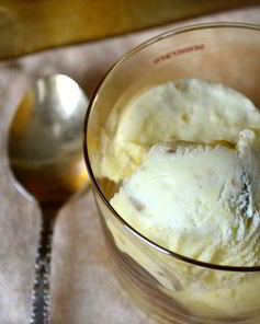 Мороженое с орешками