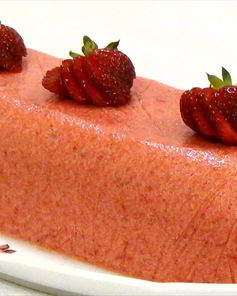 Мороженое Семифредо с клубникой