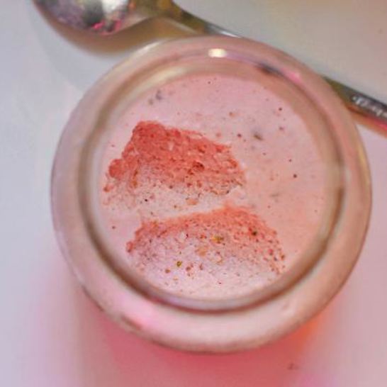 Рецепт клубничного мусса с кинзой