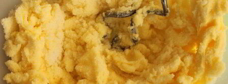 куличи с апельсиновой цедрой и вяленой клюквой. Шаг 4