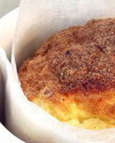 Сырное суфле с ветчиной в бумажном воротнике