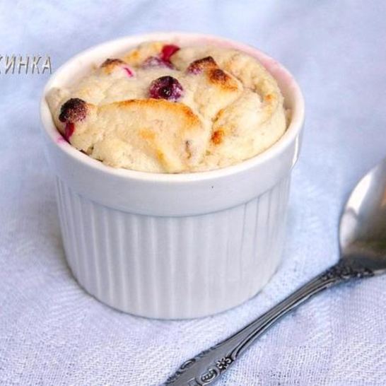 Рецепт творожно-бананового суфле с брусникой