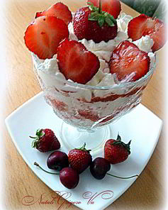 Десерт Тирамису с клубникой