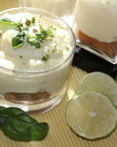 Тирамису с лаймом и свежим базиликом