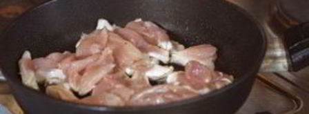 азу из индейки на сковороде. Шаг 4