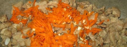 азу из свинины с солеными огурцами. Шаг 3