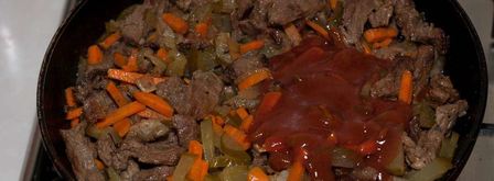 азу с солеными огурцами и с картошкой. Шаг 13