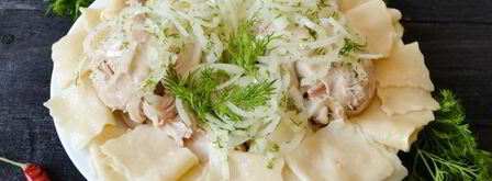 бешбармак из целой курицы с маринованным луком. Шаг 22