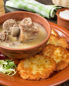 Белорусская мачанка с ребрышками и драниками