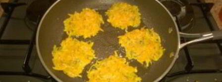 драники из тыквы с укропом. Шаг 4