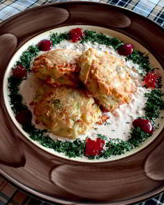 Драники с лососем и брокколи