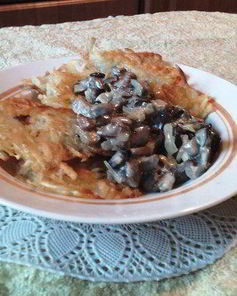 Драники с сливочно-грибным соусом