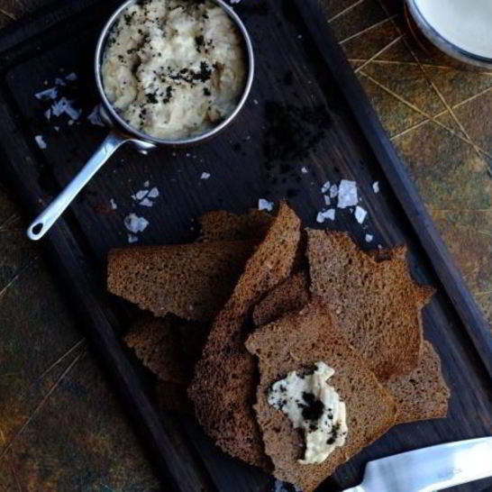 Рецепт форшмака из сельди с бородинскими чипсами