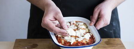 блины-каннеллони с фрикадельками, шпинатом и сыром. Шаг 6