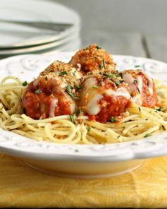 Фрикадельки из куриного филе в томате