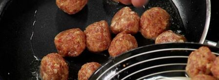 фрикадельки с брусничным соусом. Шаг 7