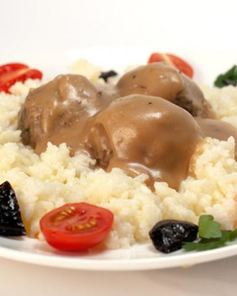 Фрикадельки с рисом и школьной подливой