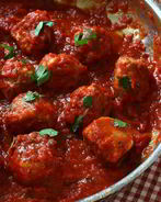 Куриные фрикадельки в соусе