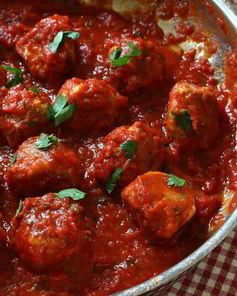 Куриные фрикадельки в соусе