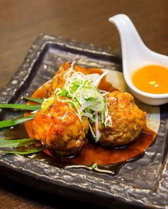 Острые куриные фрикадельки по-тайски