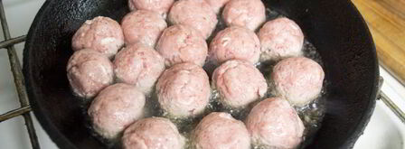 спагетти с фрикадельками в соусе. Шаг 4