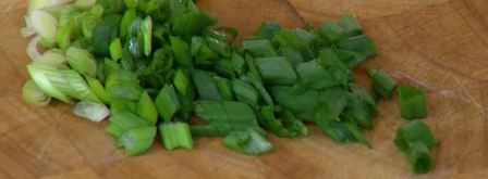 бурый рис с перцем чили и шпинатом. Шаг 4