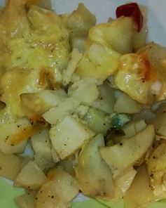 Картофель под сыром и овощами