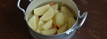 картофель с фасолью и куриной грудкой. Шаг 6