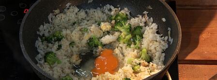 кхао пад пуу — жареный рис с крабом. Шаг 6