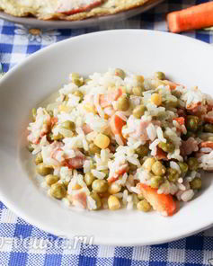 Рис с зеленым горошком