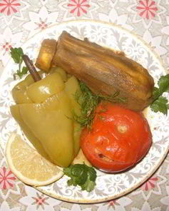 Долма из баклажан, помидоров и перца