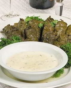 Долма с соусом мацони