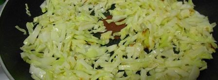 ленивые голубцы с капустой и фаршем в горшочках. Шаг 3